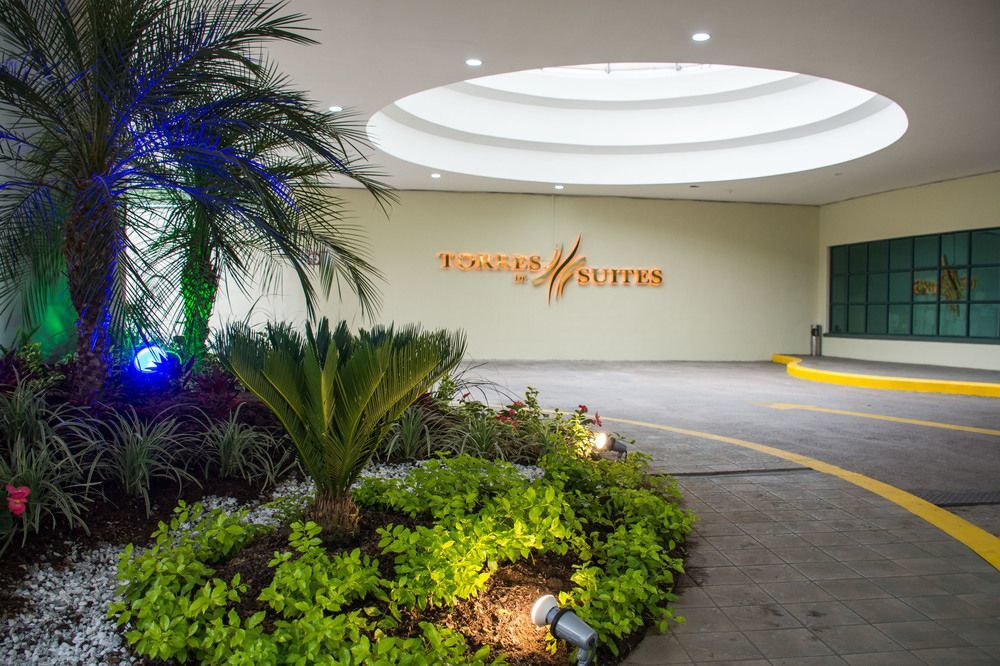 Aparta Hotel Torres De Suites Quito Exterior foto